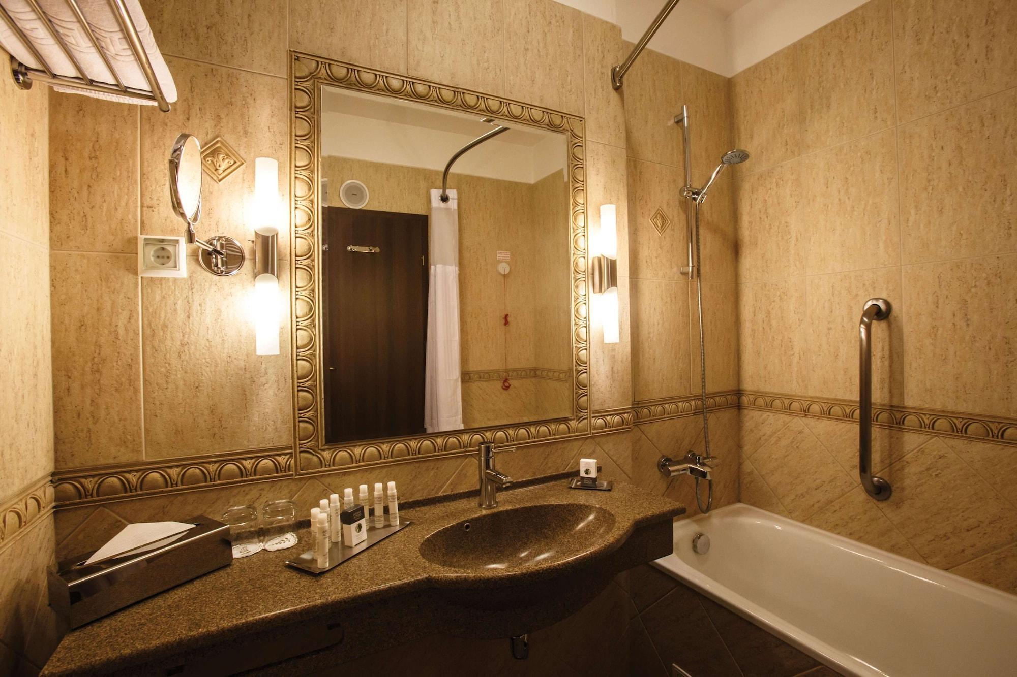 Doubletree By Hilton Hotel Sighisoara - Cavaler Extérieur photo