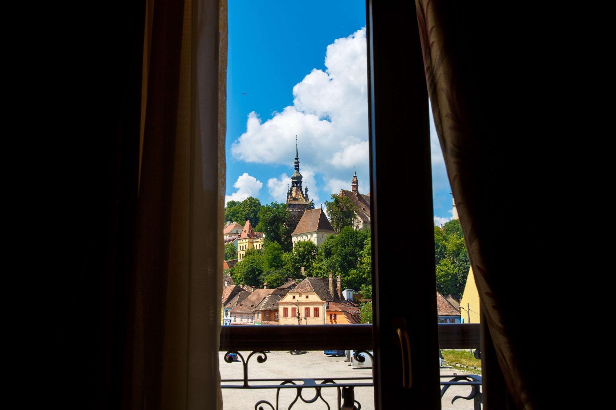 Doubletree By Hilton Hotel Sighisoara - Cavaler Extérieur photo